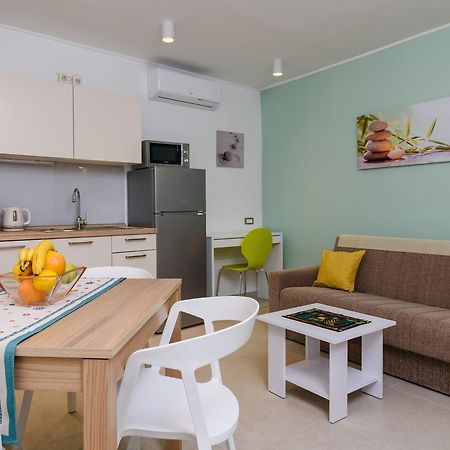 Apartmani Marko I Ana مارينا المظهر الخارجي الصورة
