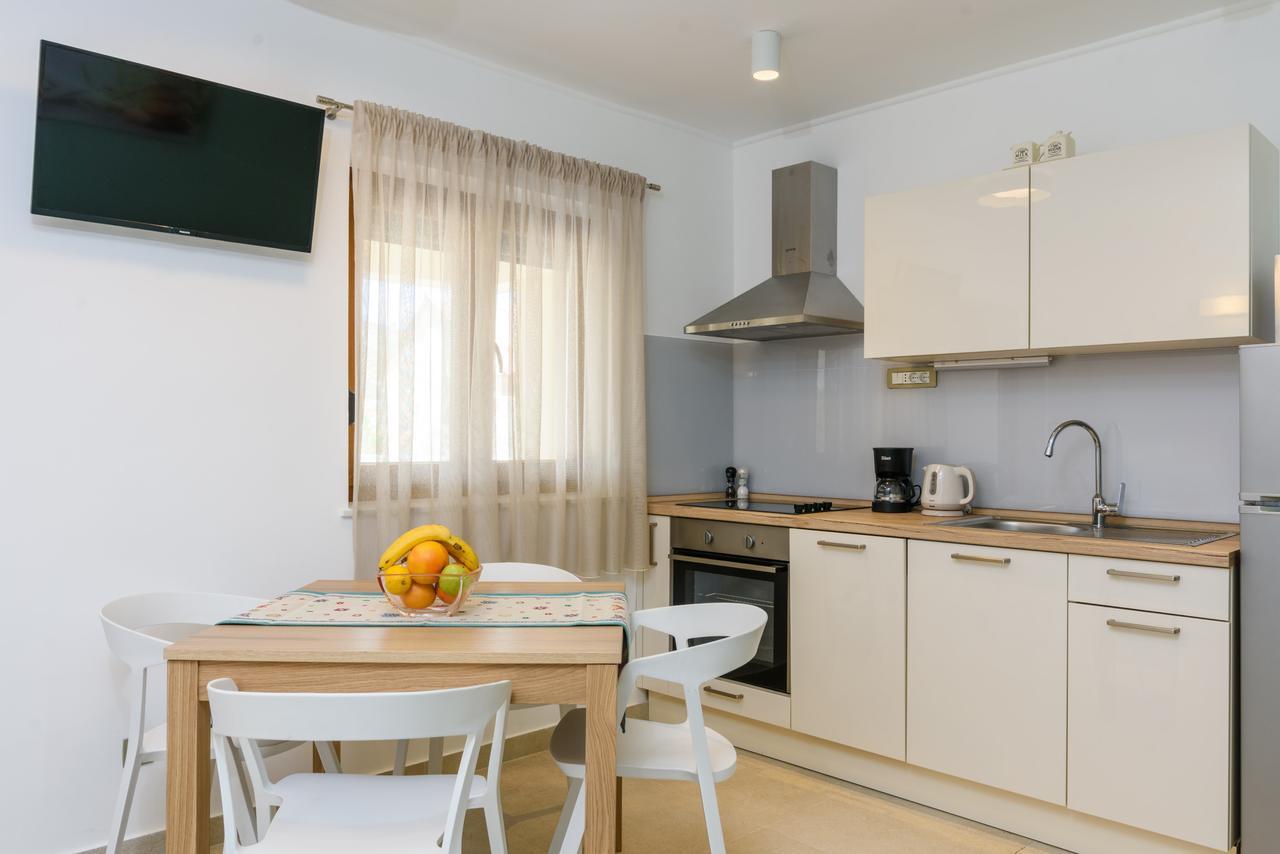 Apartmani Marko I Ana مارينا المظهر الخارجي الصورة