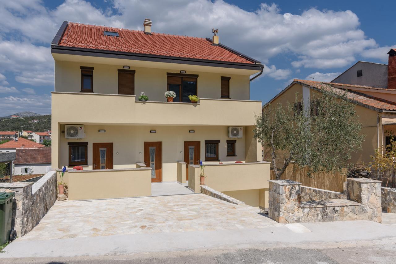 Apartmani Marko I Ana مارينا المظهر الخارجي الصورة