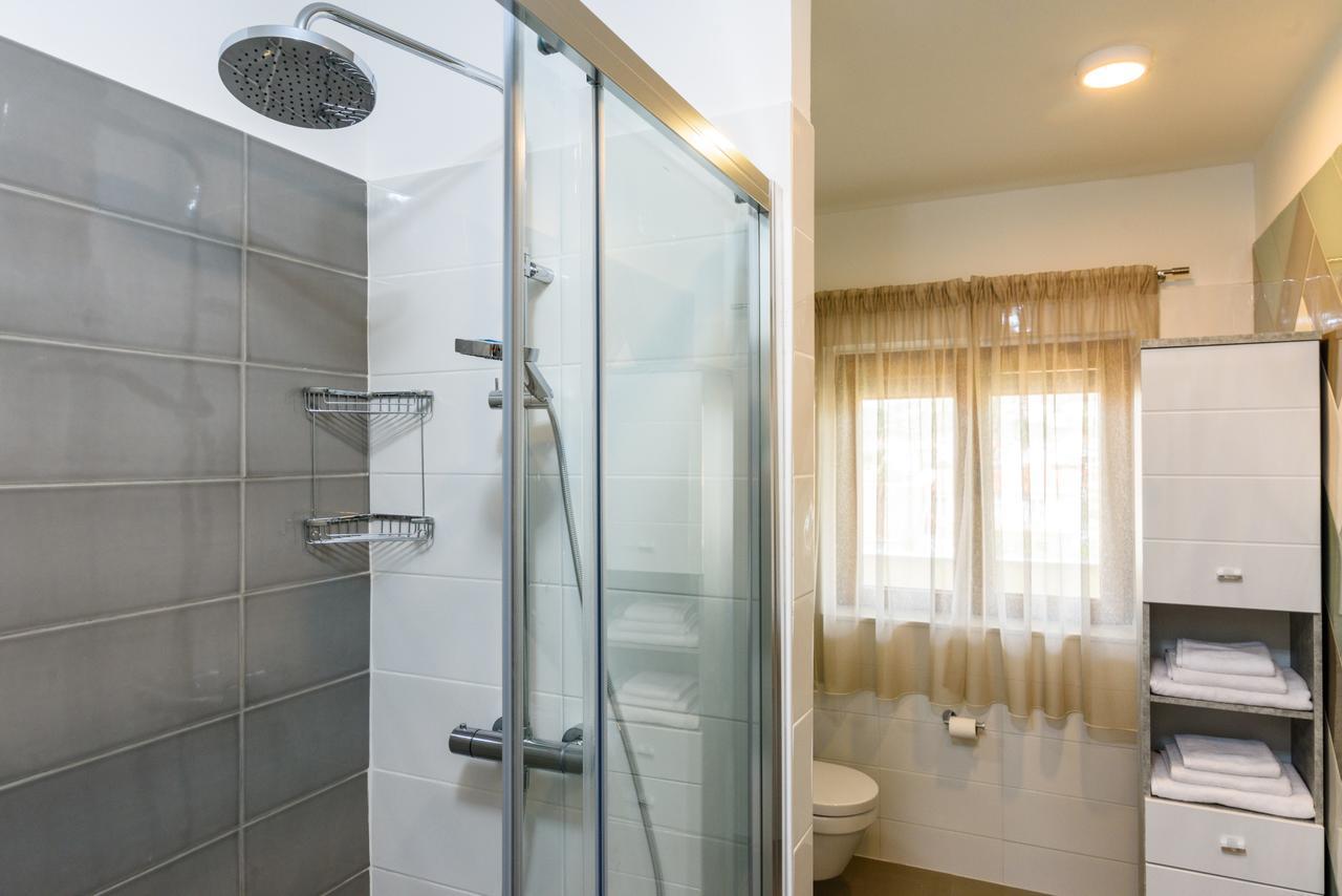 Apartmani Marko I Ana مارينا المظهر الخارجي الصورة