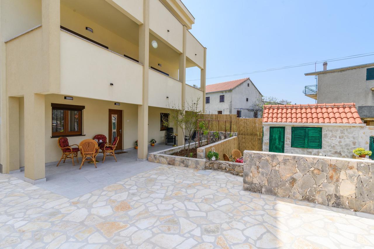 Apartmani Marko I Ana مارينا المظهر الخارجي الصورة