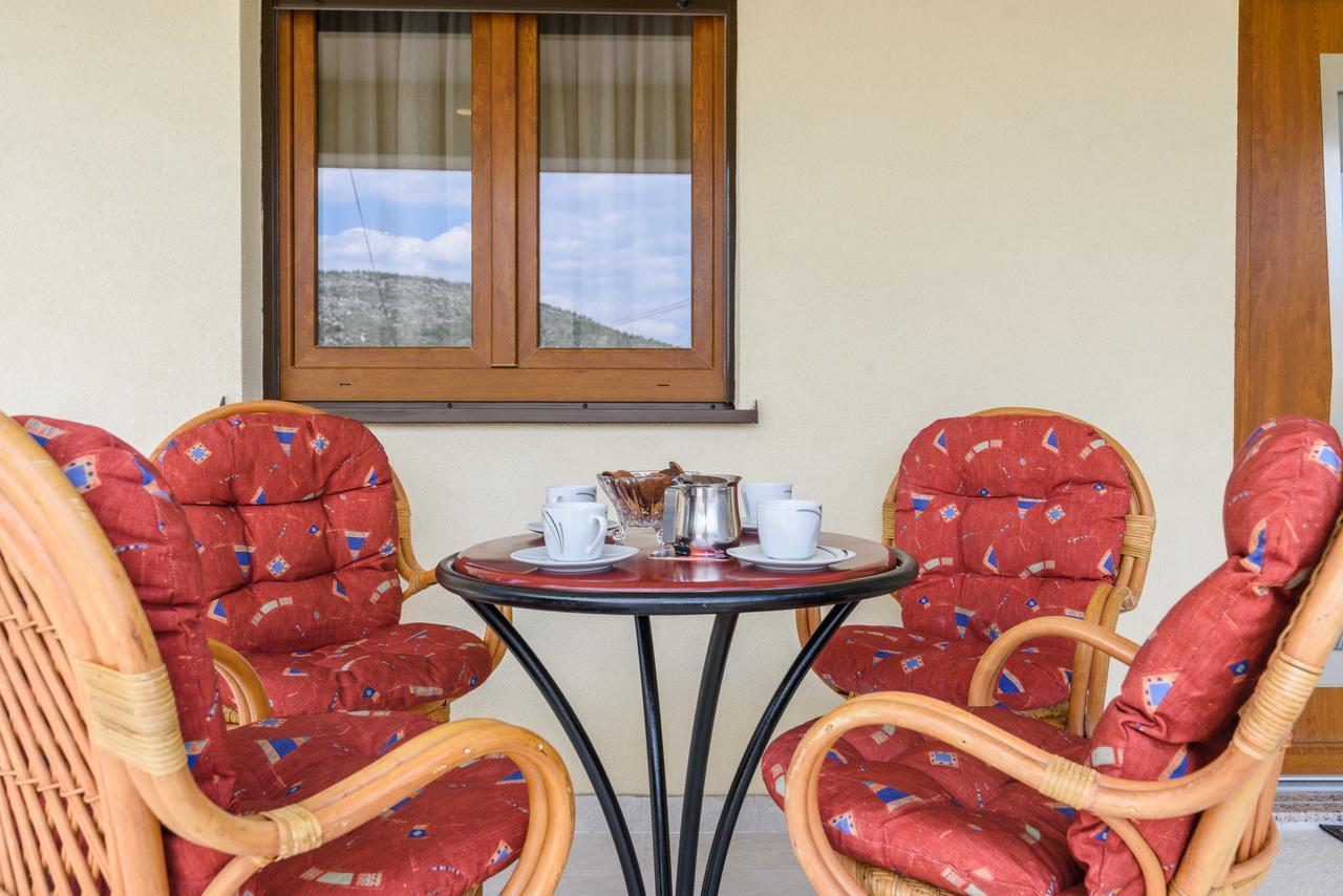 Apartmani Marko I Ana مارينا المظهر الخارجي الصورة