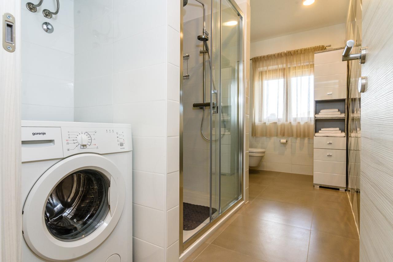 Apartmani Marko I Ana مارينا المظهر الخارجي الصورة