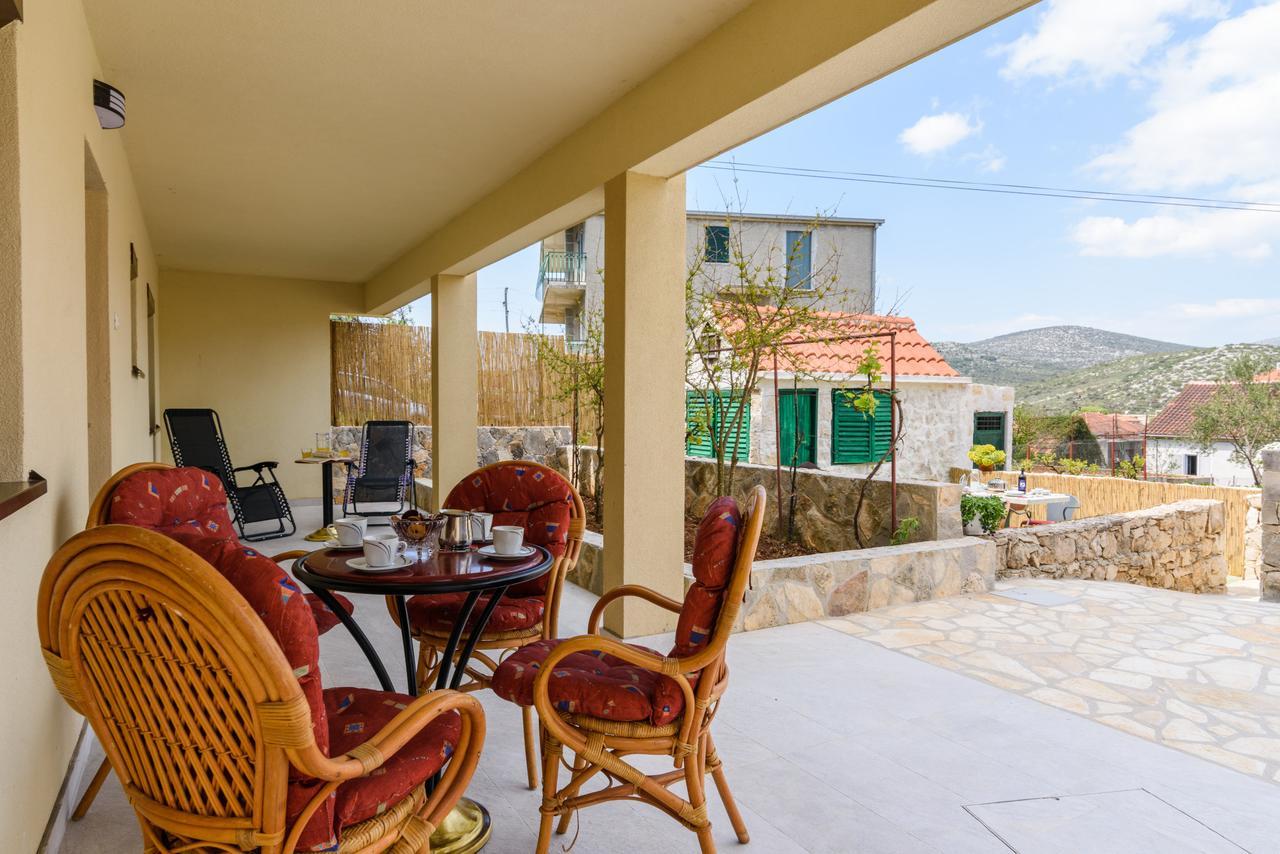 Apartmani Marko I Ana مارينا المظهر الخارجي الصورة