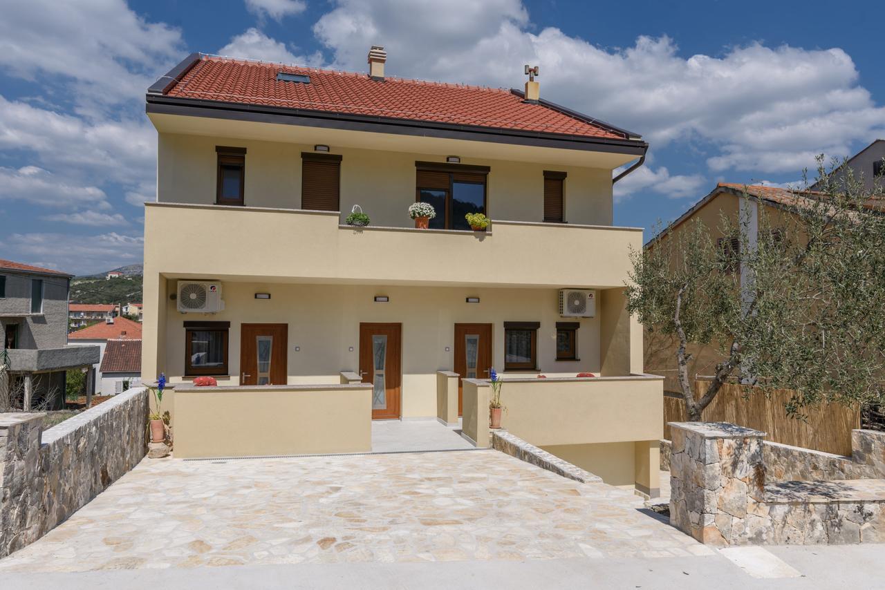 Apartmani Marko I Ana مارينا المظهر الخارجي الصورة